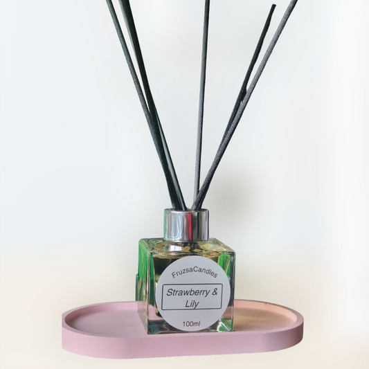 Luxury Strawberry & Lily scented Reed Diffuser / 100ml